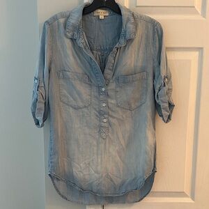 Cloth & Stone Tencel Light Wash Chambray Shirt - Women’s size Medium